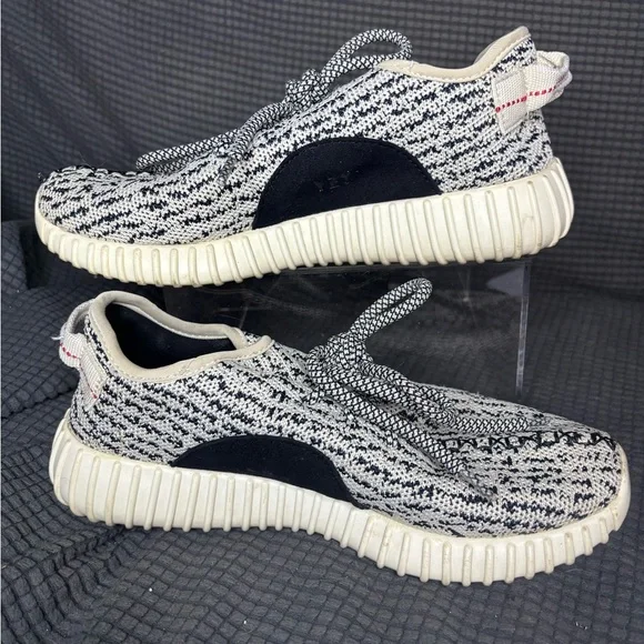 adidas Yeezy Boost 350 Low Turtle Dove Sneakers
